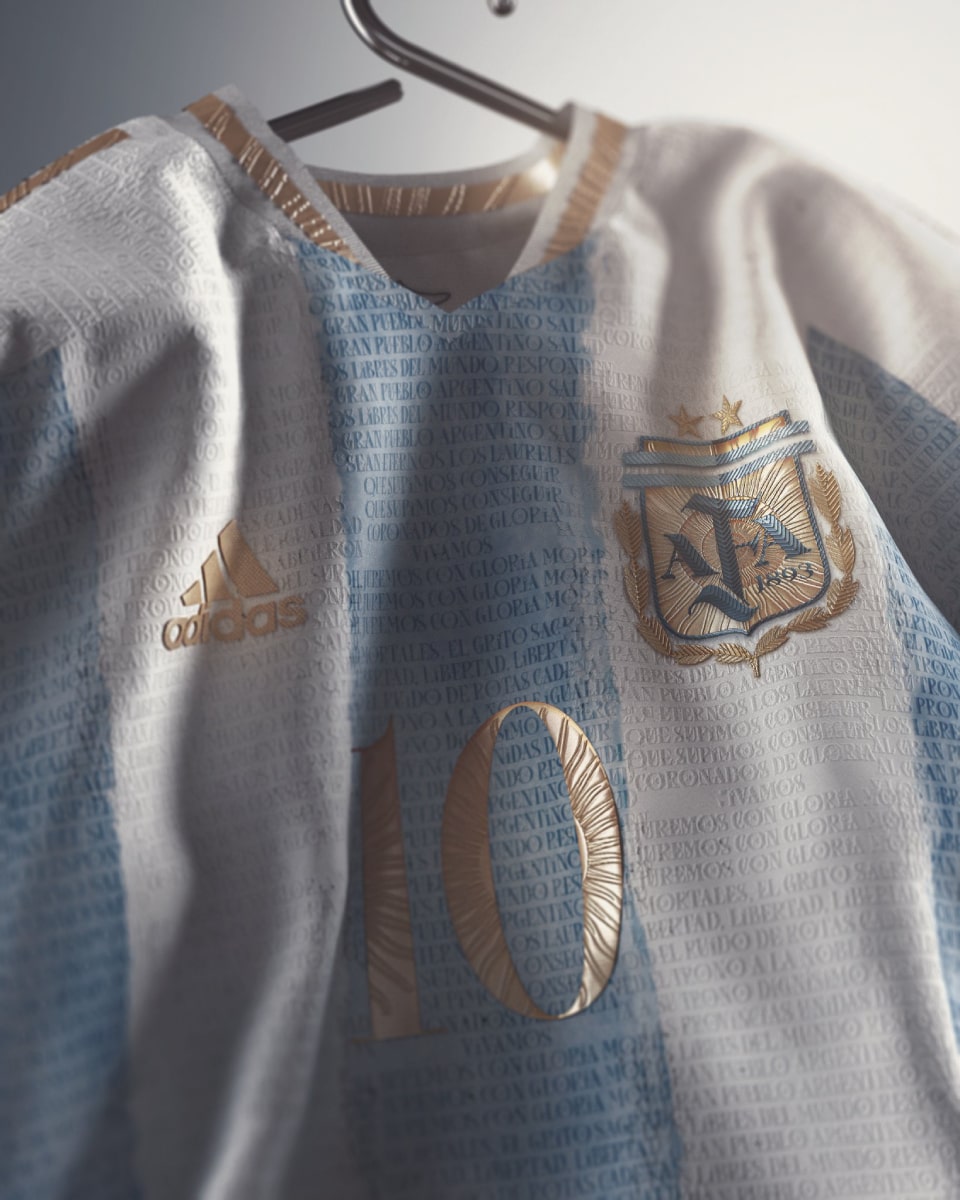 Camiseta de Argentina conmemorativa de Maradona por Soccept.
